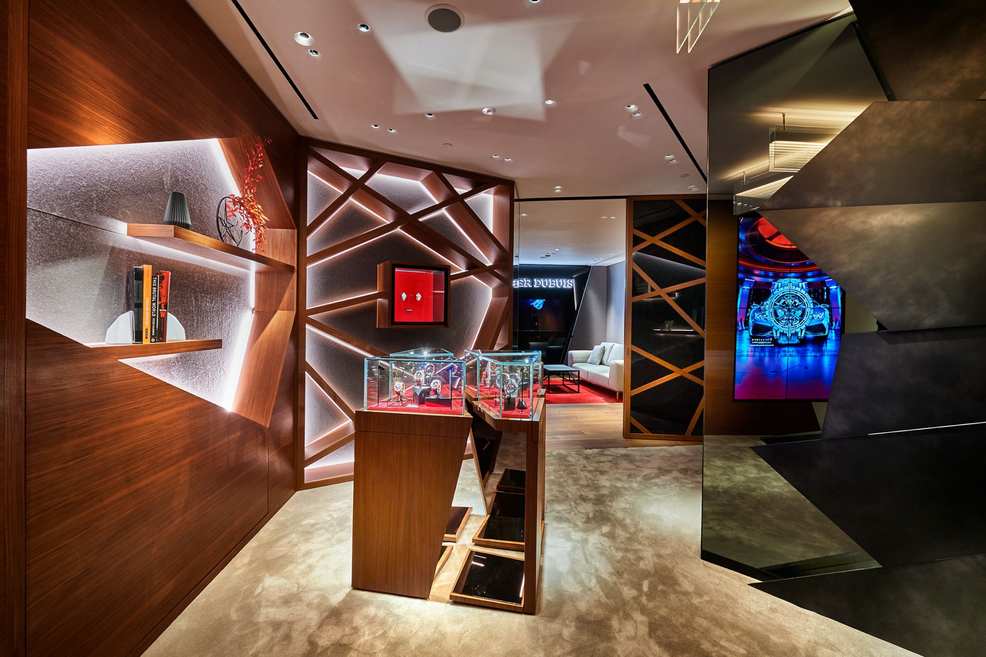 P7_RogerDubuis_Singapour_3