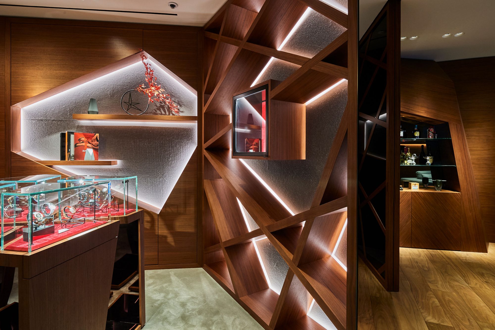 P7_RogerDubuis_Singapour_5